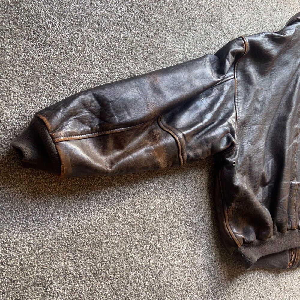 AVIREX TYPE A-2 ARMY AIR VINTAGE DISTRESSED LEATHER JACKET MADE IN THE USA - Picture 6 of 16